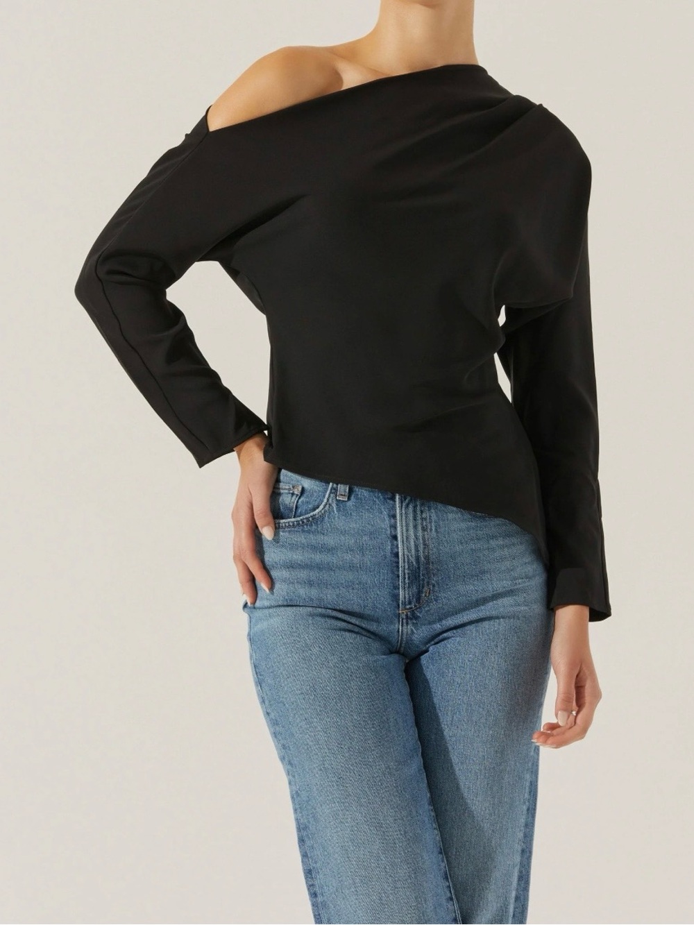 Astr Black Off-the-Shoulder Asymmetric Soft Top